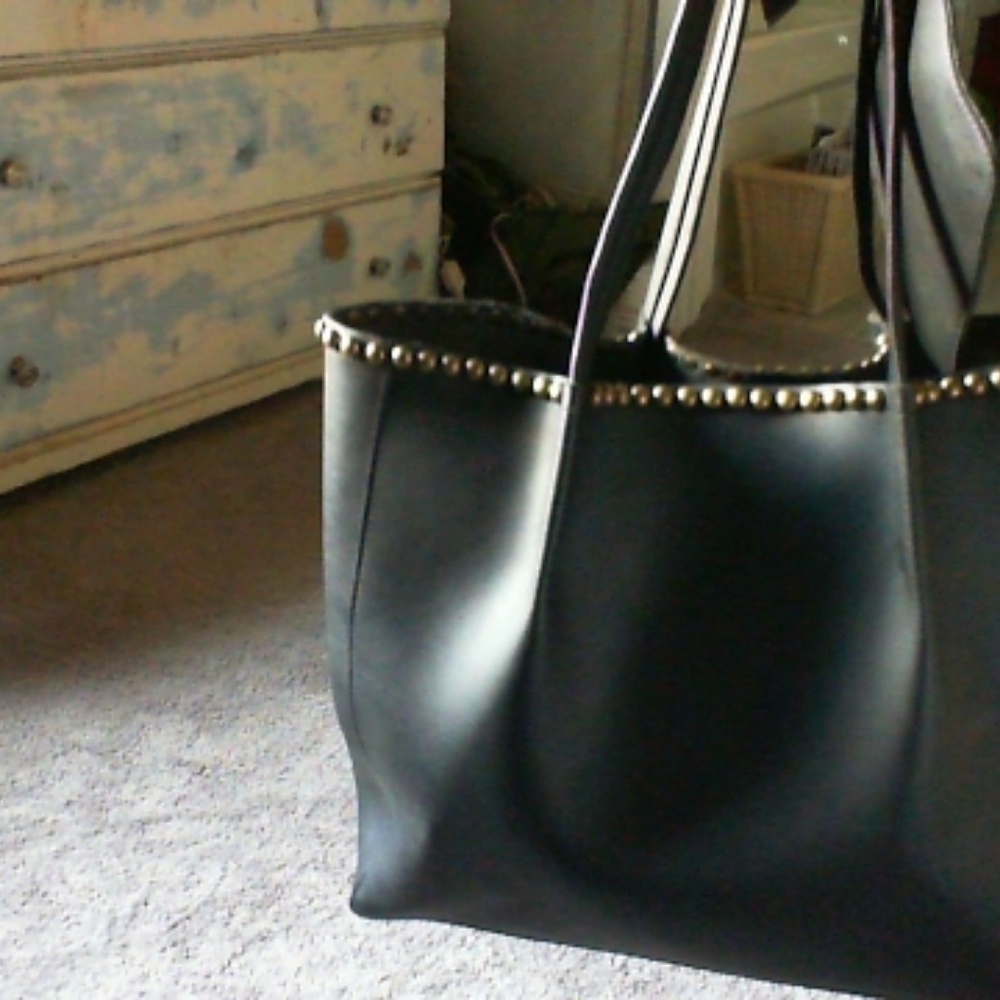 B-Low the Belt Black tote with matching pouch *NEW